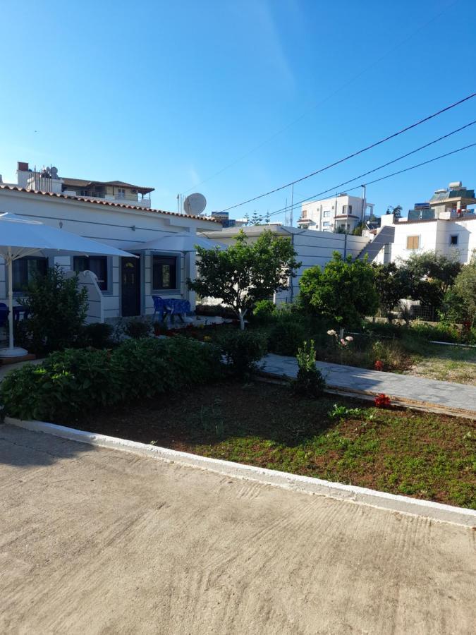 Vila F&M 卡萨米尔 外观 照片